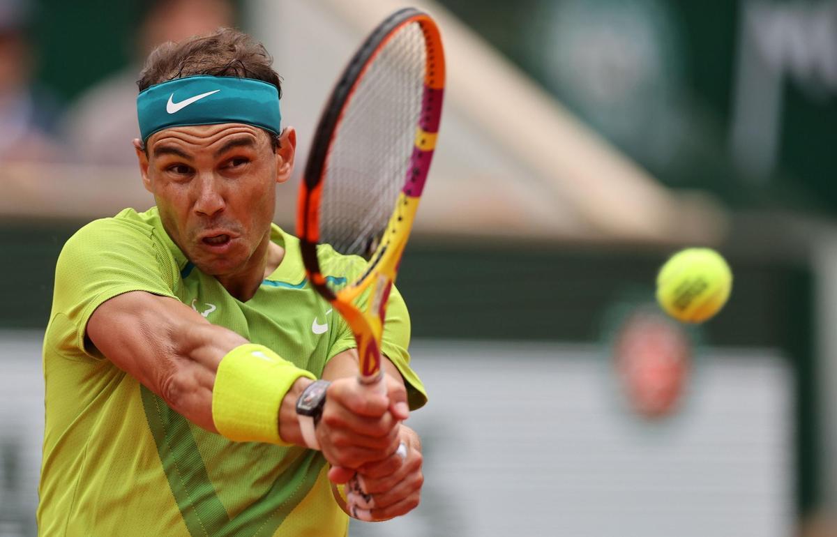 Paris (France), 05/06/2022.- Rafael Nadal of Spain plays Casper Ruud of Norway in their Menís Singles final match during the French Open tennis tournament at Roland ?Garros in Paris, France, 05 June 2022. (Tenis, Abierto, Francia, Noruega, España) EFE/EPA/MARTIN DIVISEK