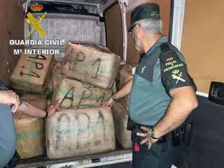 Intervenidos 10.000 kilos de hachís y 15 detenidos en Cádiz, Huelva y Málaga