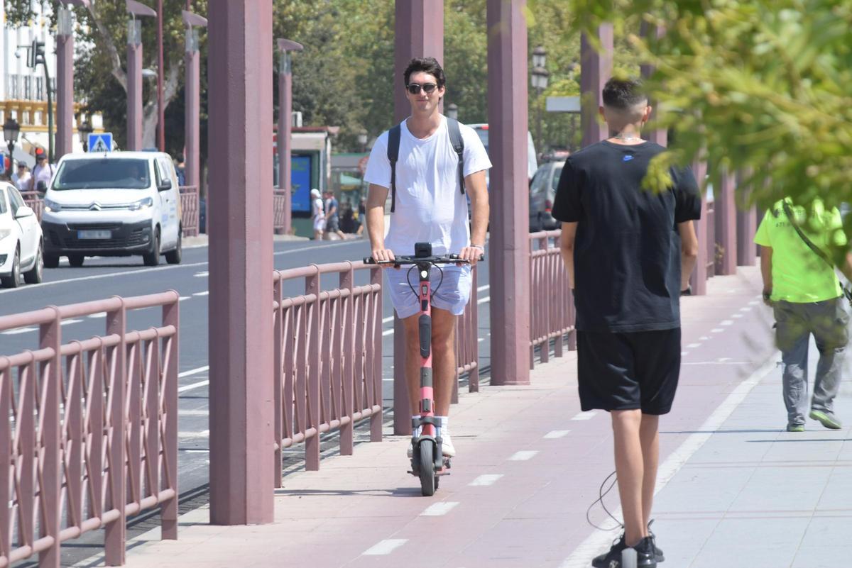 Un patinete en Sevilla el pasado verano