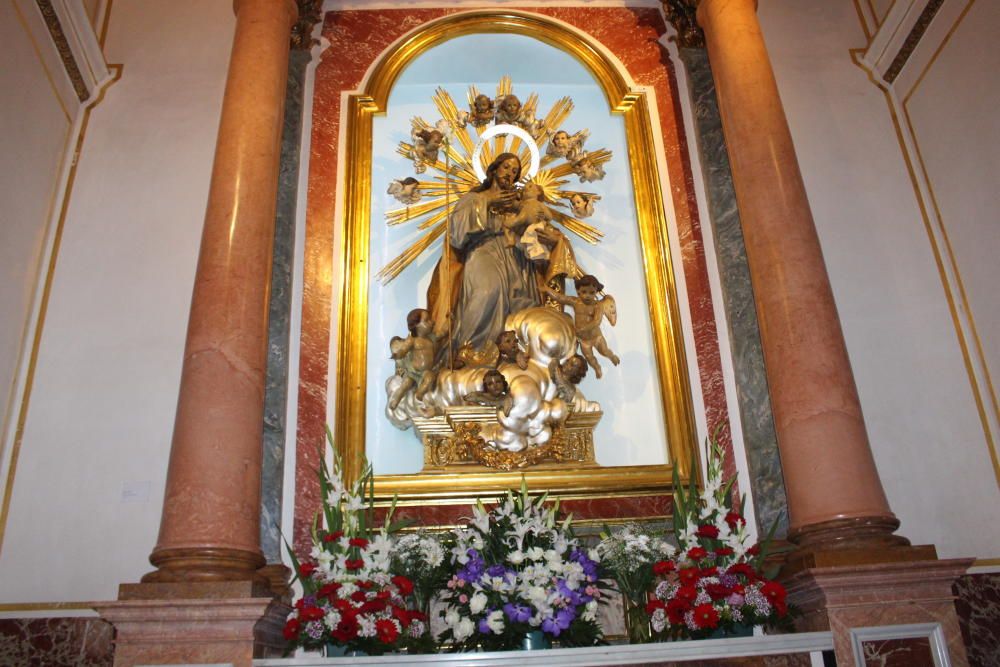 Homenaje de los Floristas a la Virgen de los Desamparados