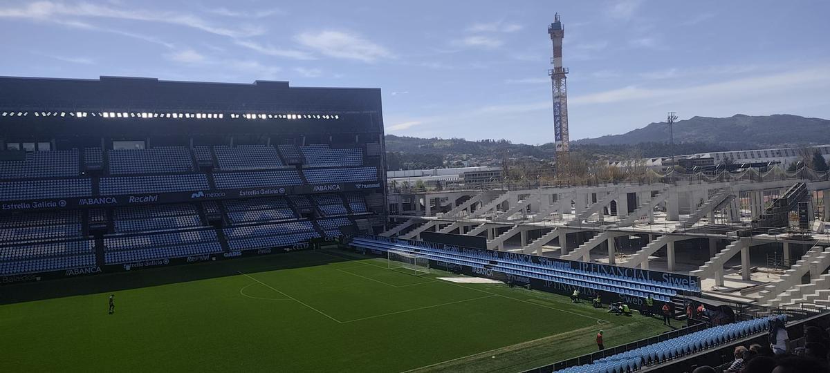 Estado de las obras de la grada de Gol este domingo.