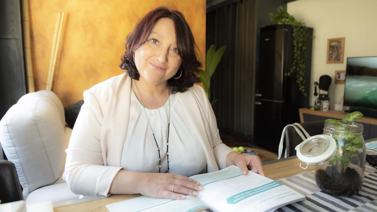 La presidenta de la Asociación Galega de Lupus, Nuria Carballeda.