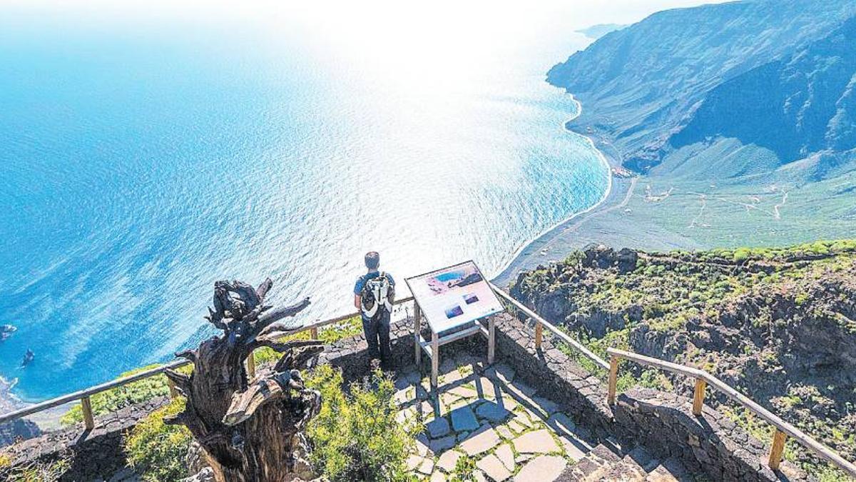 Vista del mirador de Isora, en la localidad de Valverde (El Hierro).