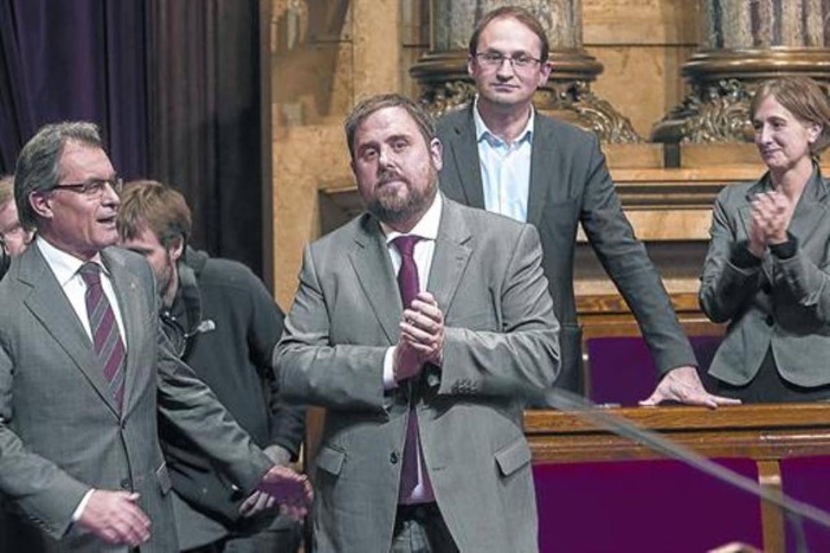 Mas, Junqueras, Herrera i Camats, al Parlament, després de l’aprovació de la declaració de sobirania, el 23 de gener del 2013. Mas, Junqueras, Herrera i Camats, al Parlament, després de l’aprovació de la declaració de sobirania, el 23 de gener del 2013.