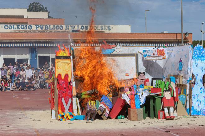 Así ha sido la cremà de fallas en el CEIP Los Dolses