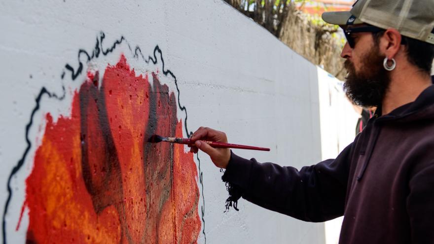 L&#039;art urbà omple de vida sa Riera i alguns carrers de Cadaqués