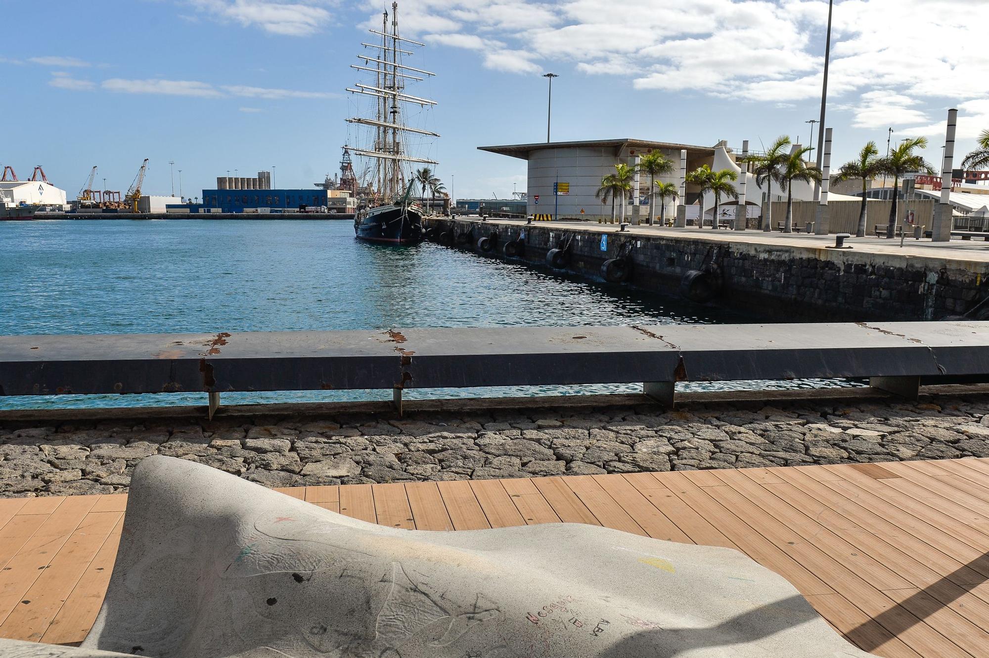 Velero Tenacious en el Muelle Santa Catalina