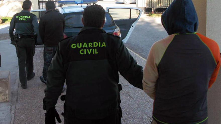 Detenidos cuatro individuos por atracar una pizzería en Torre Pacheco