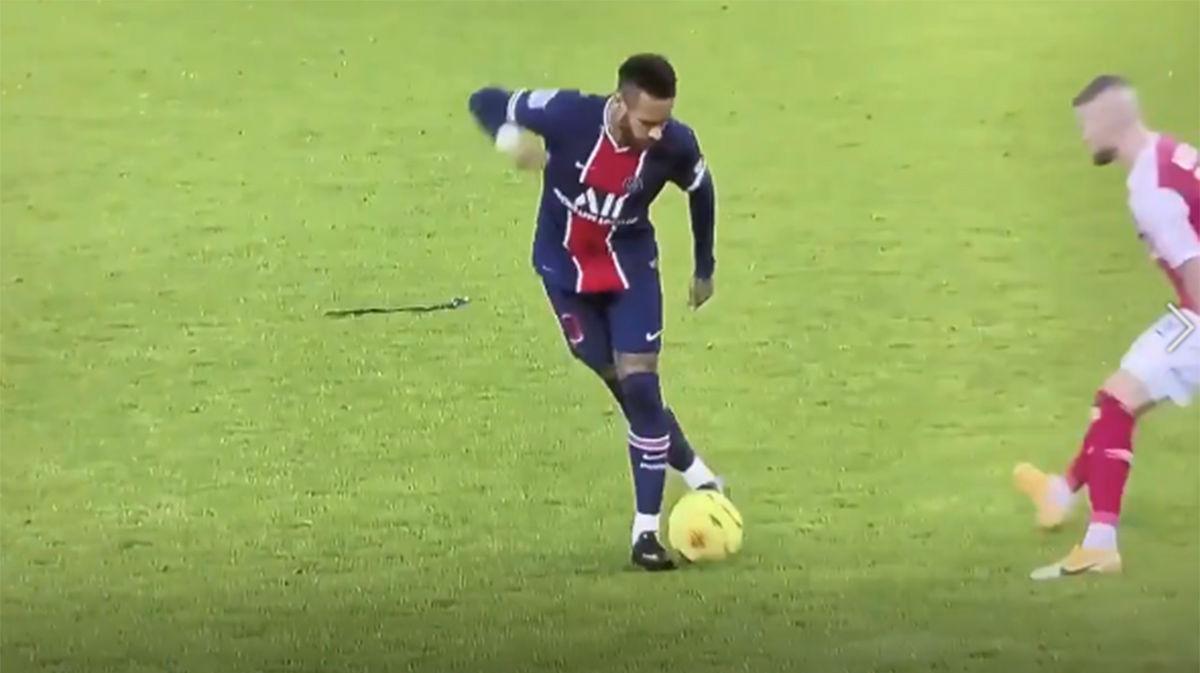 ¡Un regate de rabona! Neymar vuelve a hacer de las suyas en París