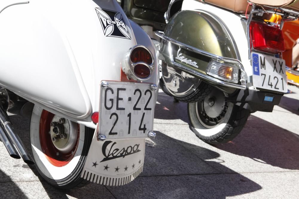 Concentración de vespas en Gijón