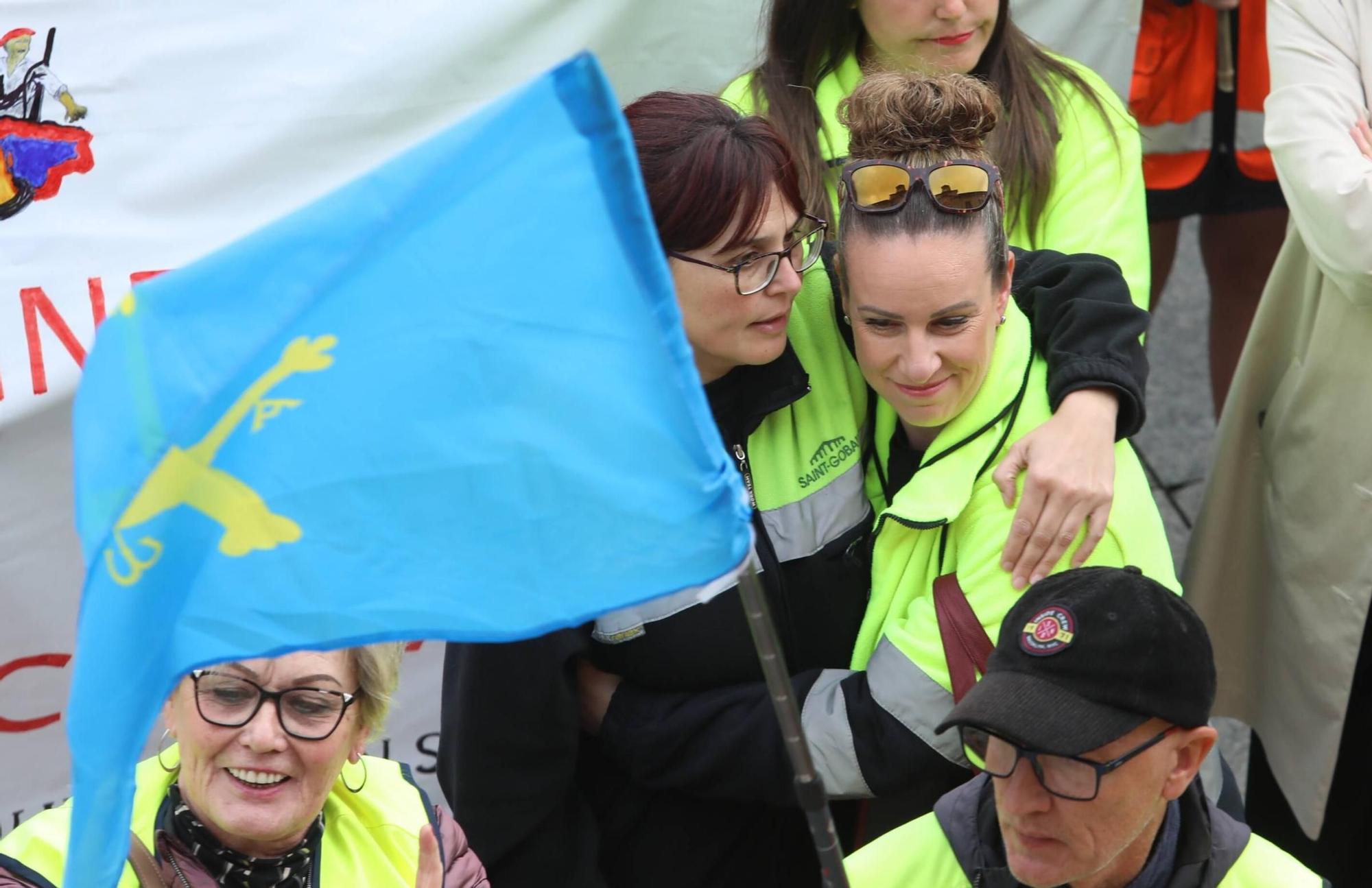 EN IMÁGENES: El avance de la protesta contra la cierre de Saint-Gobain en Avilés