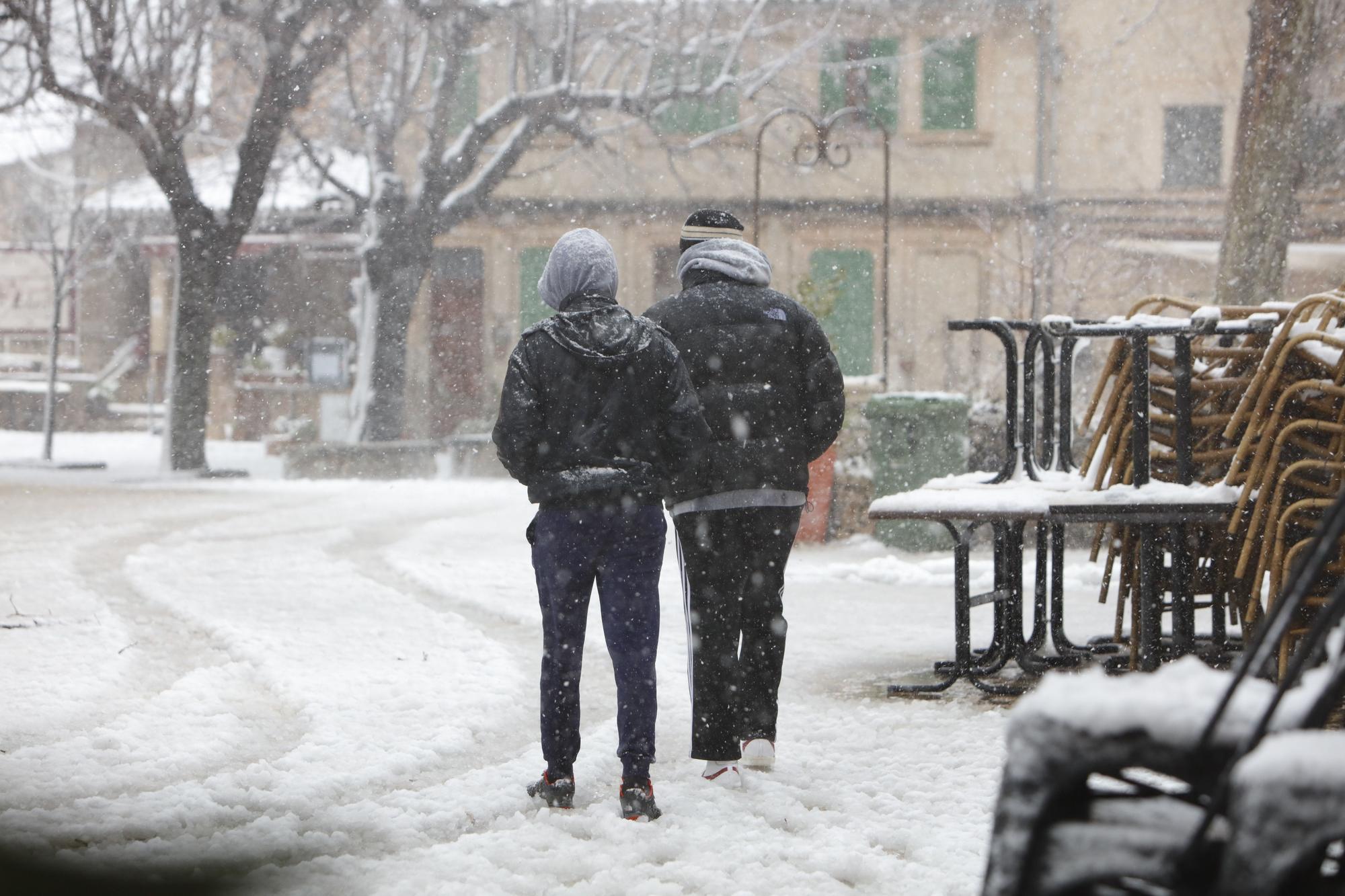 Malerisches Mallorca: Valldemossa im Schnee