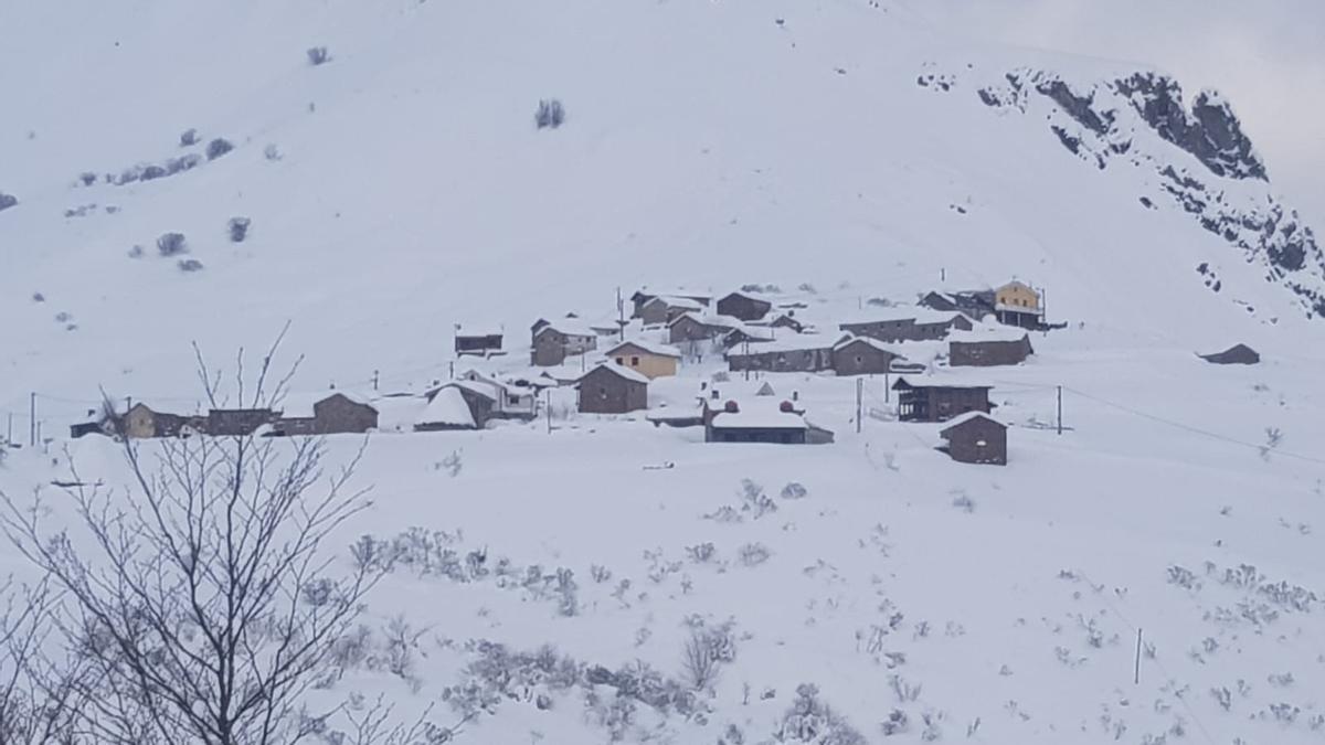 Vista de la localidad, a primera hora de esta mañana