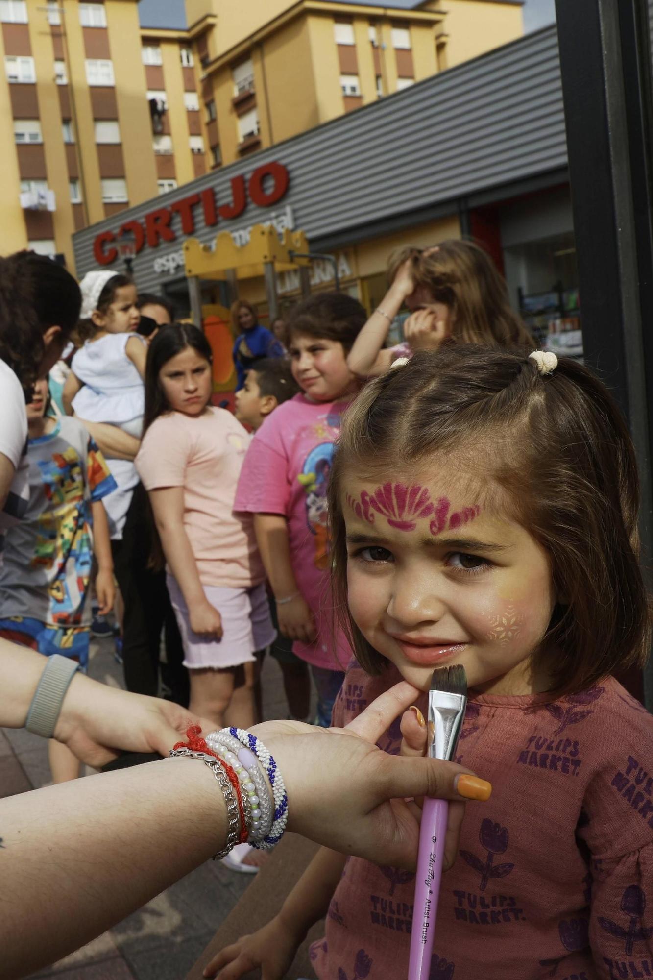 El Natahoyo celebra el reparto del bollo entre sus vecinos (en imágenes)