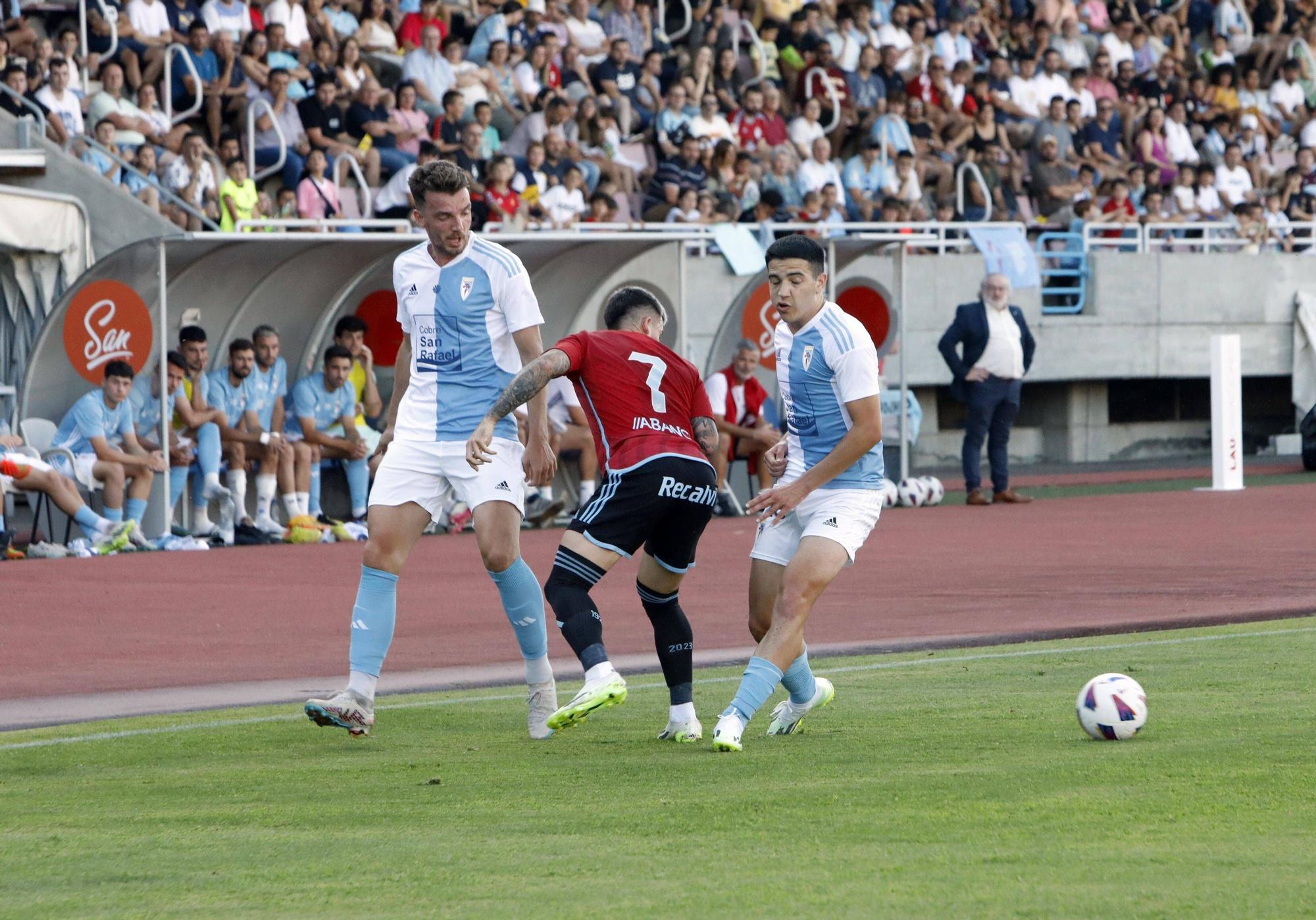 El Celta Golea al Compos en el ansiado choque amistoso