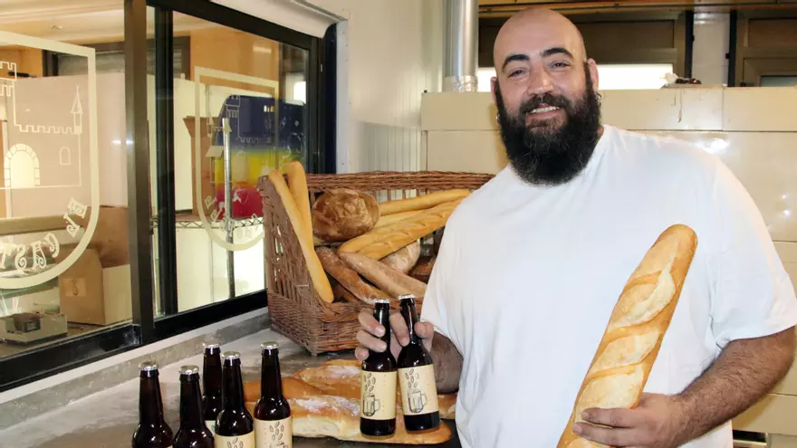 Cervesa feta amb excedents del pa, la proposta innovadora d'un forner de Tona