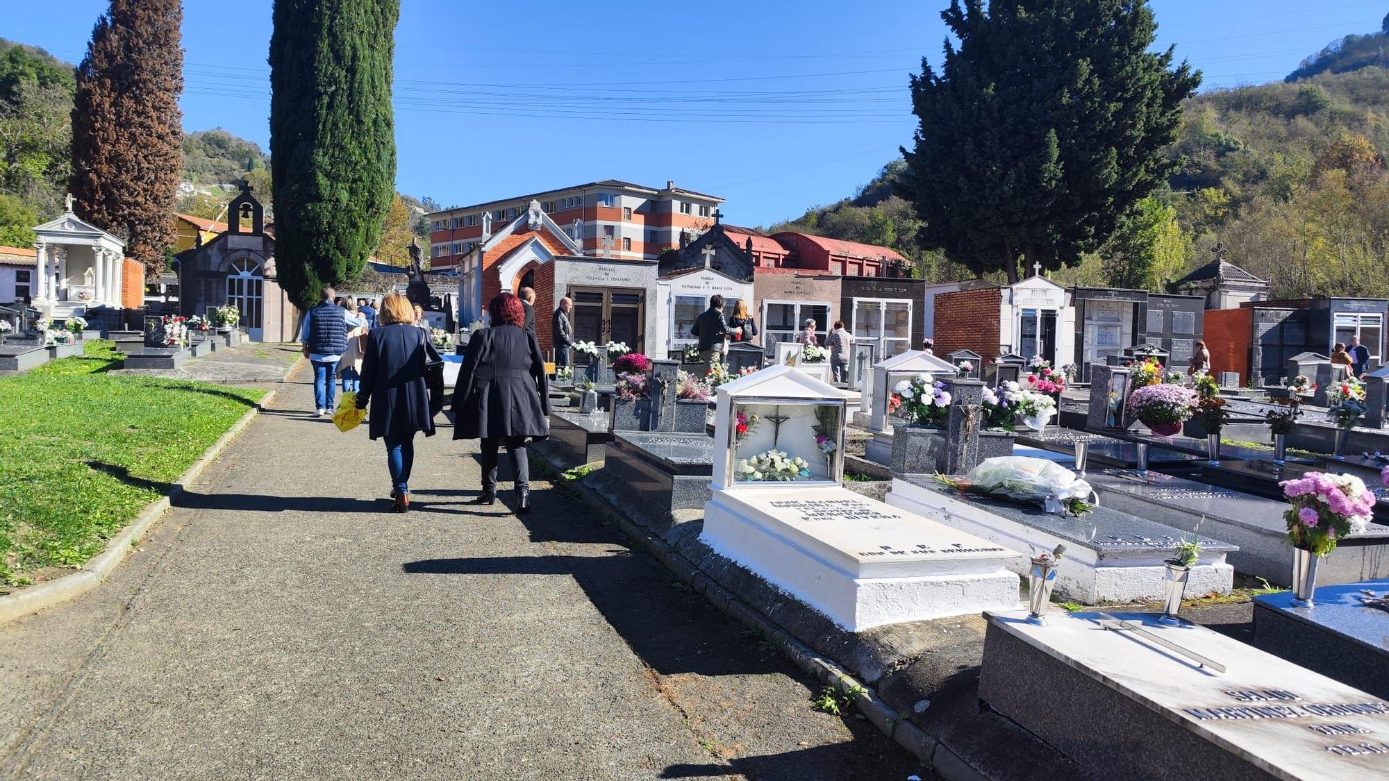 Cementerios de las Cuencas por Todos los Santos