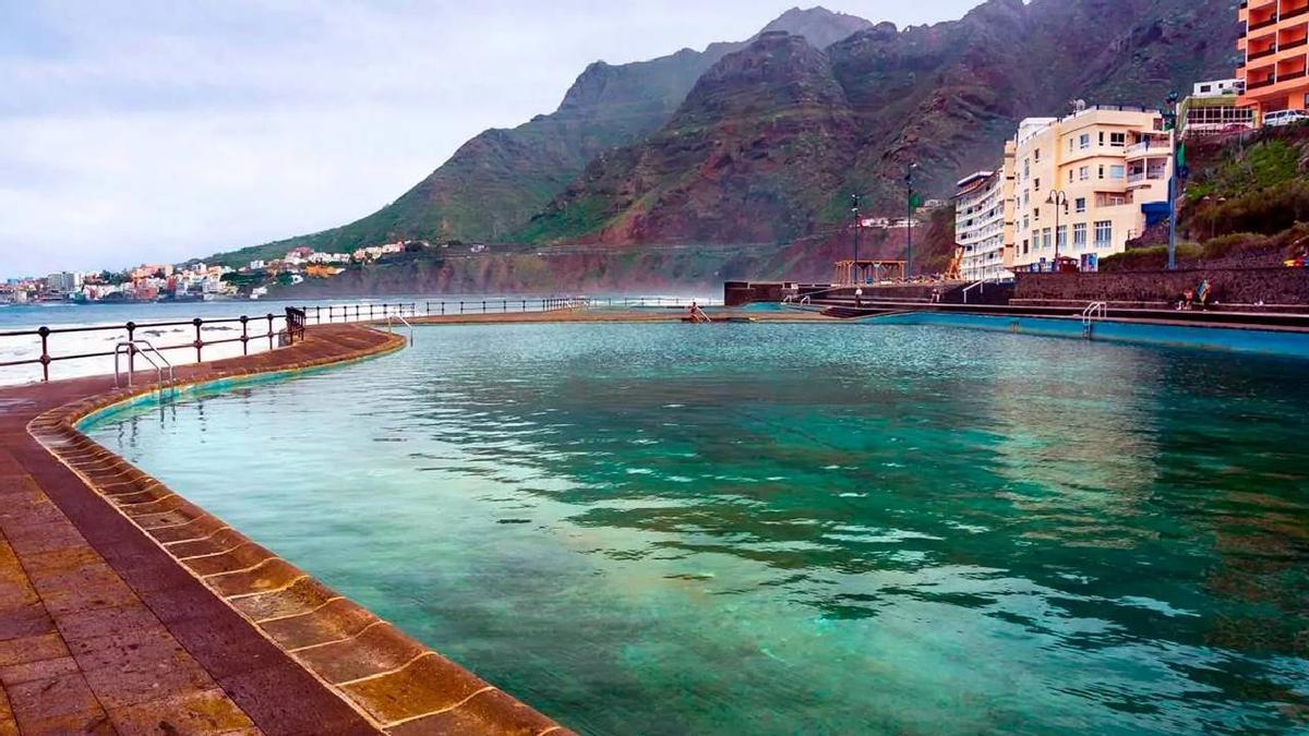 Una bañista, en estado grave tras ser rescatada en Tenerife