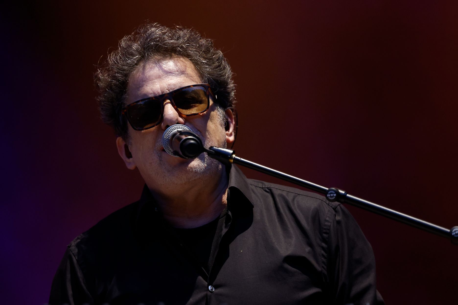 Andrés Calamaro estrena Castrelos ante miles de personas