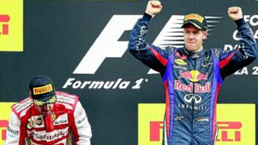 Vettel arrasa y sentencia