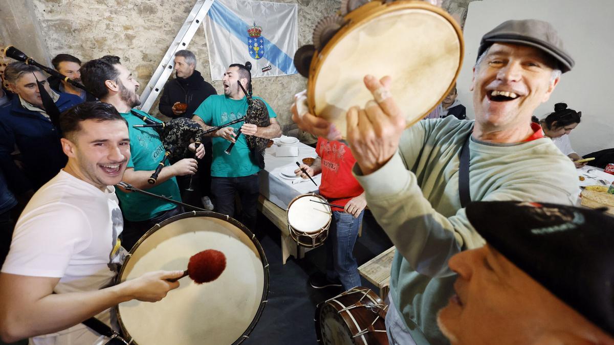 Ambiente en furancho durante el San Blas de Bembrive 2025.