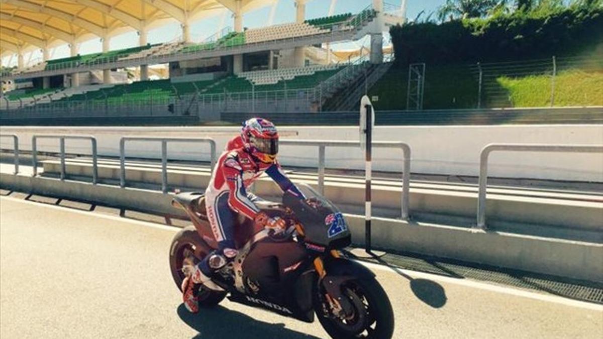 Stoner, durante el test en Sepang