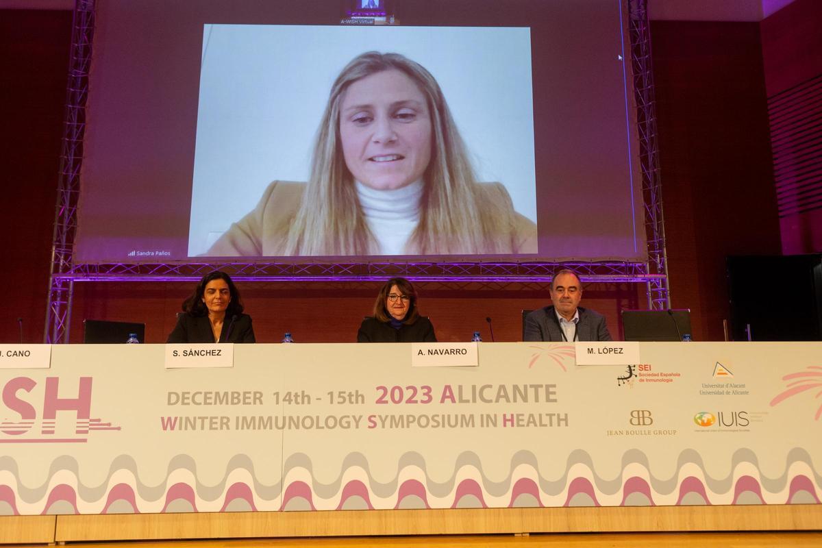 Jenni Hermoso recibe el premio "Entrena tu inmunidad" en Alicante