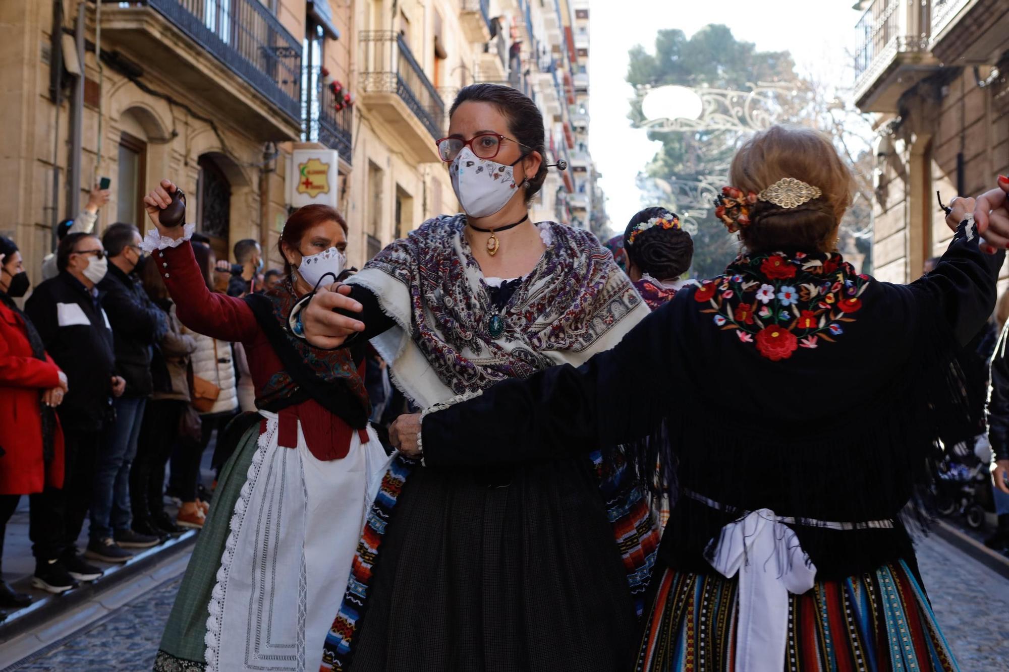 Alcoy da el pistoletazo de salida a su Trilogía del Nadal con el desfile de les Pastoretes