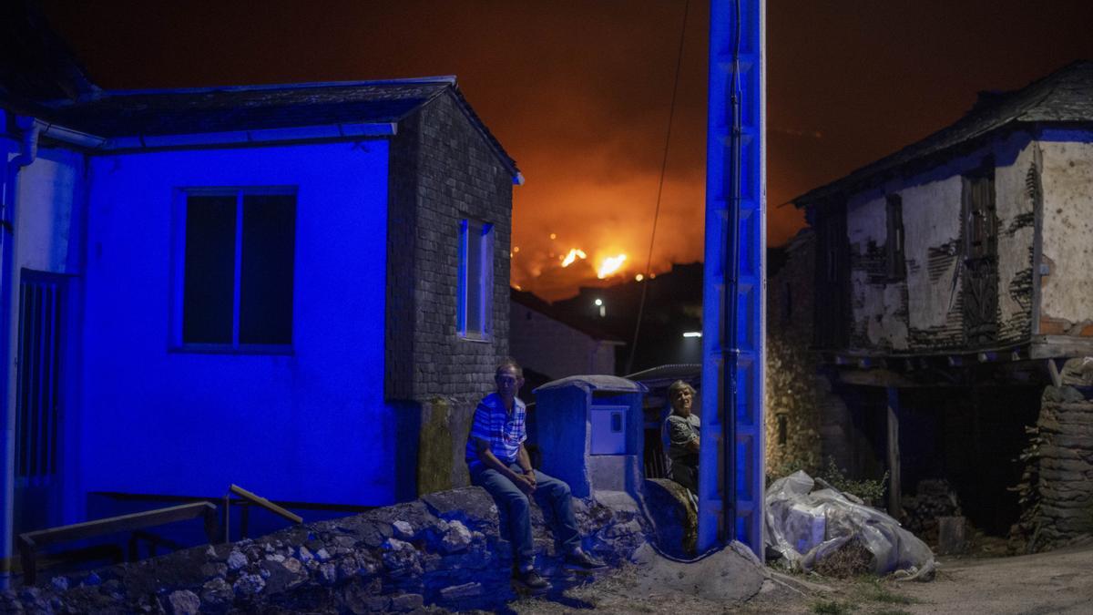 Incendio en Carballeda de Valdeorras (Ourense)
