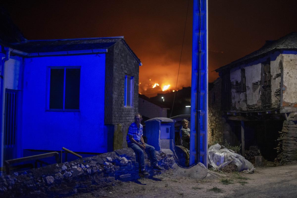 Incendio en Carballeda de Valdeorras (Ourense)