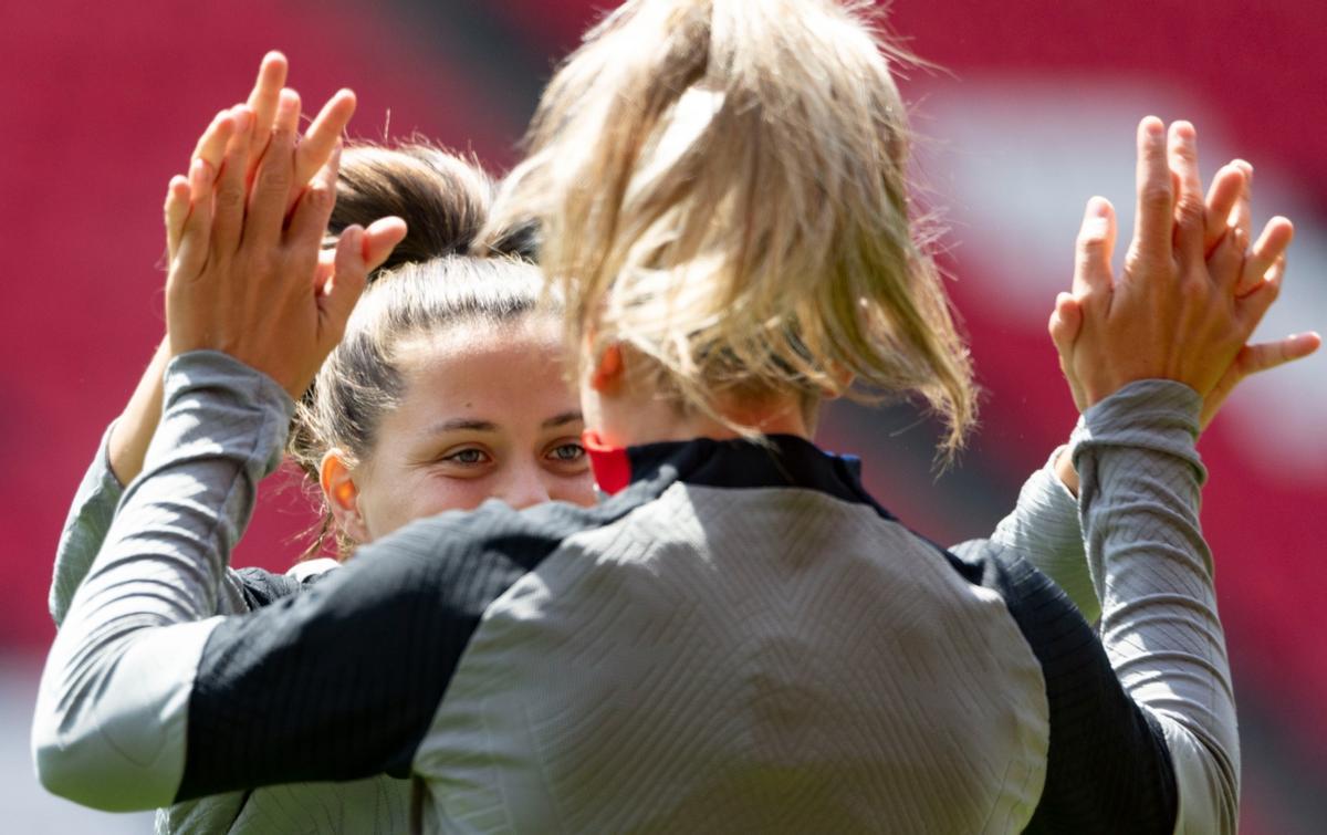 Las imágenes del entrenamiento oficial del Barça en el estadio de la final de la UWCL