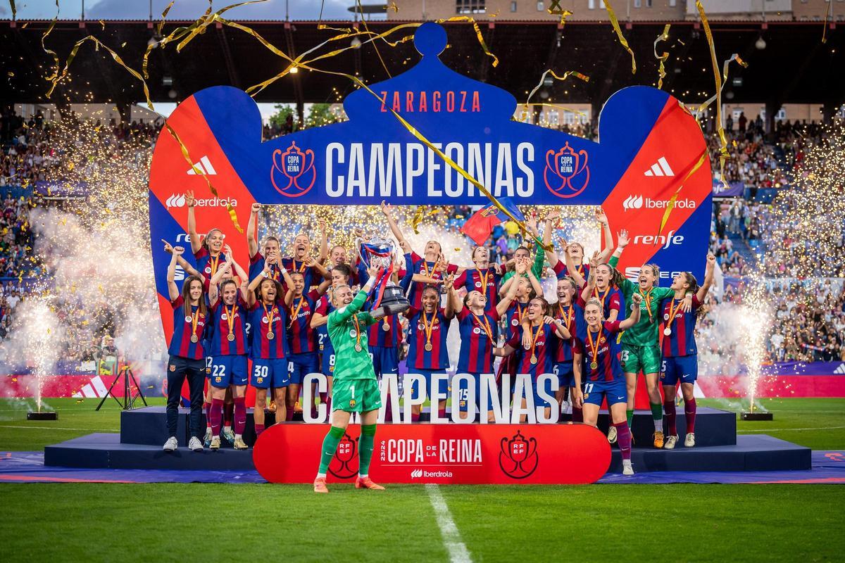 Así levantaron la Copa de la Reina las jugadoras del FC Barcelona