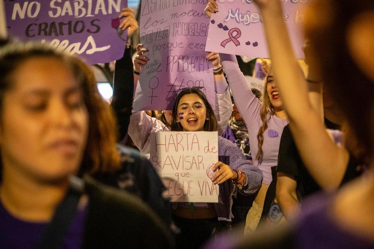 FOTOS: Manifestación del 8M en Santa Cruz