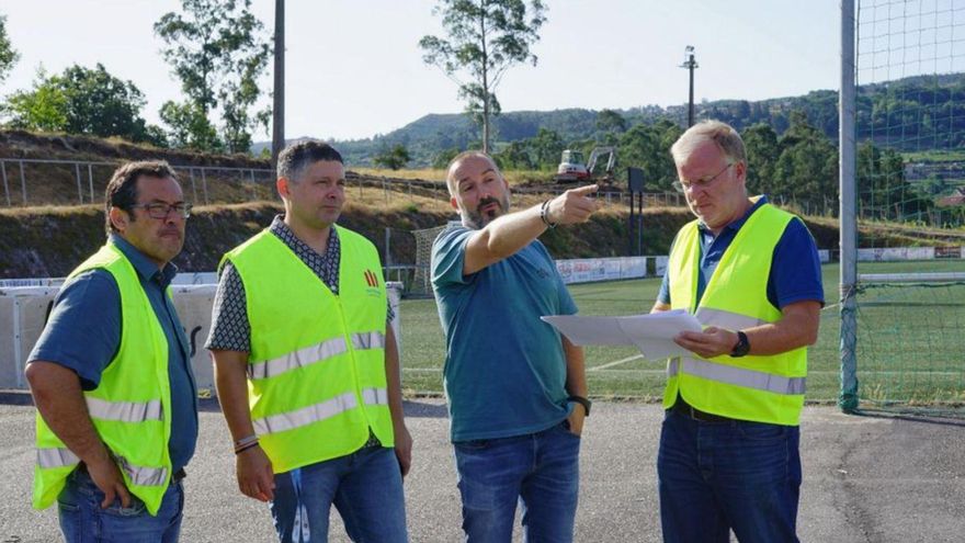 Lourenzo y Garrido (izq.) durante la visita a las obras.