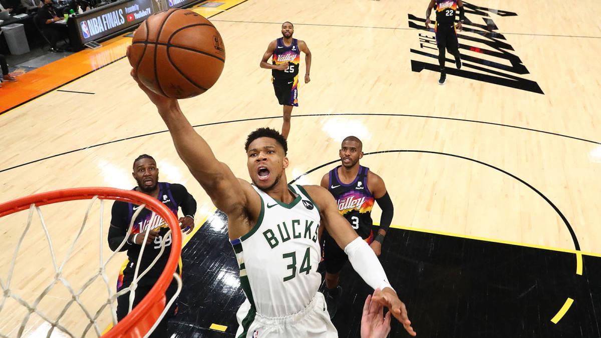 Giannis Antetokounmpo, factor clave en la victoria de los Bucks en el tercer partido.