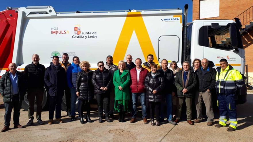 La Mancomunidad del Esla recibe un nuevo camión de basura, valorado en más de 232.000 euros