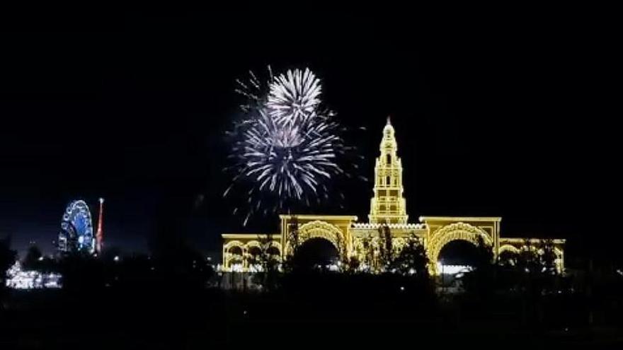 Los fuegos artificiales descorchan la Feria de Córdoba