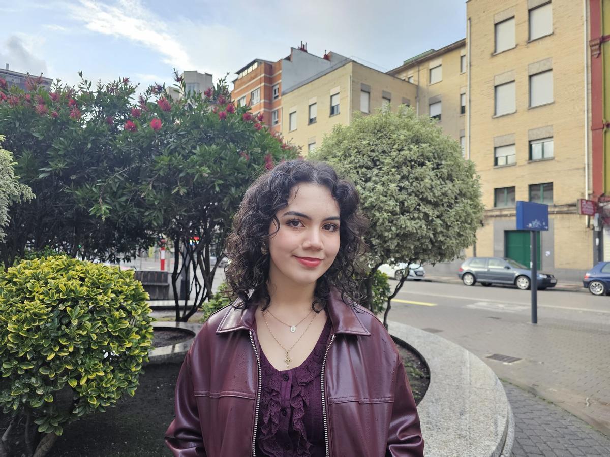 Áfrika Mortera, frente al colegio Santo Domingo de Guzman.