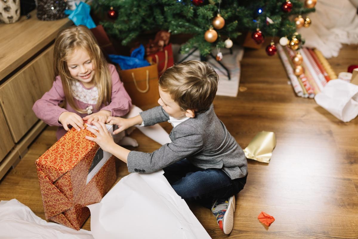 La Navidad llena nuestros hogares de cajas y papel que debemos reciclar.