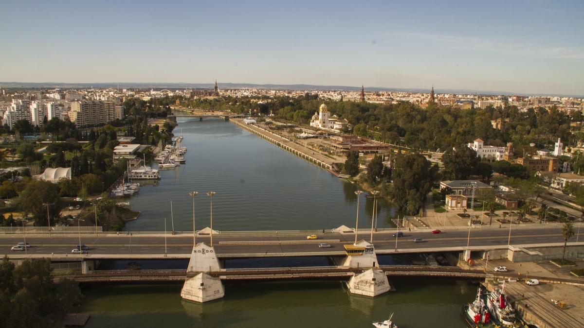 Vista aérea del Puente de las delicias. / Txetxu Rubio