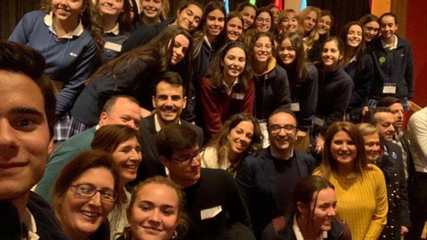 75 jóvenes se reúnen en badajoz para analizar el futuro de la ue