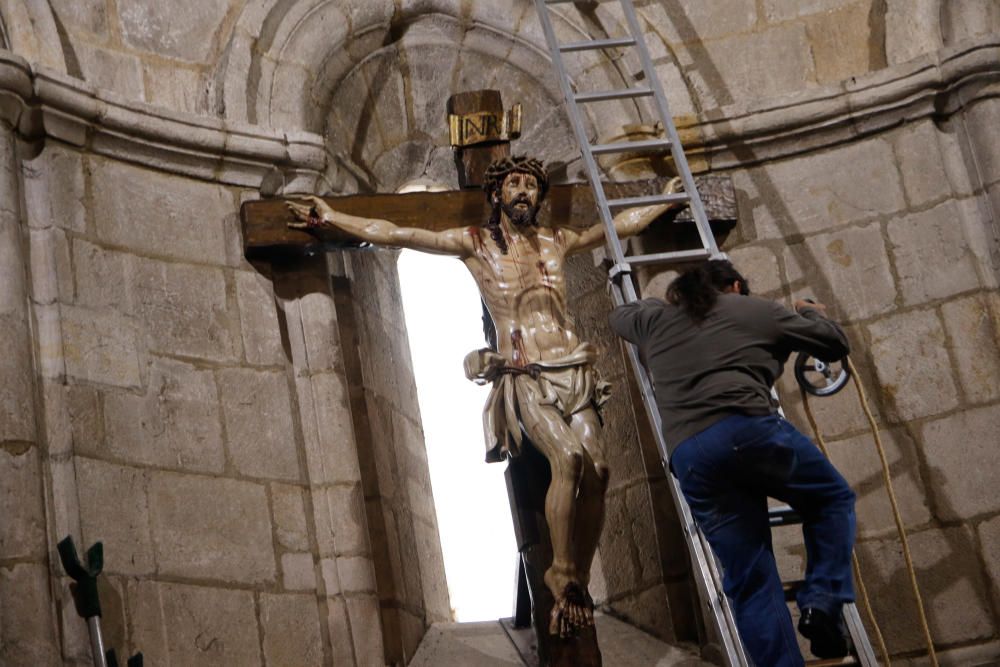 El descenso del Cristo de la Agonía