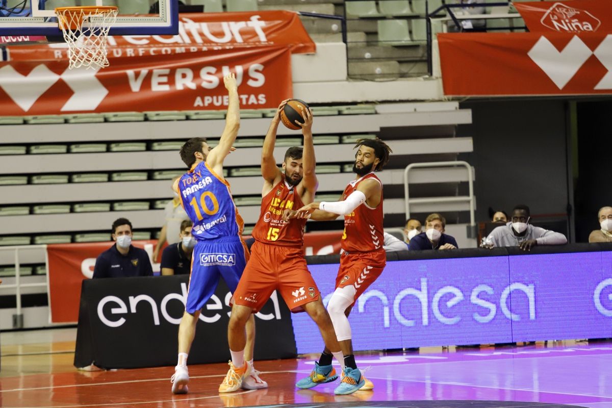 El UCAM Murcia se frena ante el Valencia Basket (66-80)