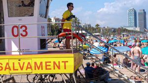 Un banyista mor ofegat cada tres dies a les platges catalanes
