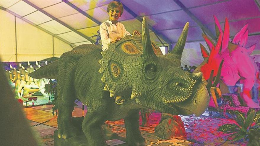 Dinosaurs Tour, la mayor exposición de dinosaurios animatrónicos, llega a Cáceres