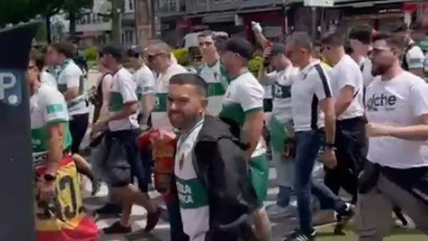 La afición del Elche CF se deja oir en La Coruña