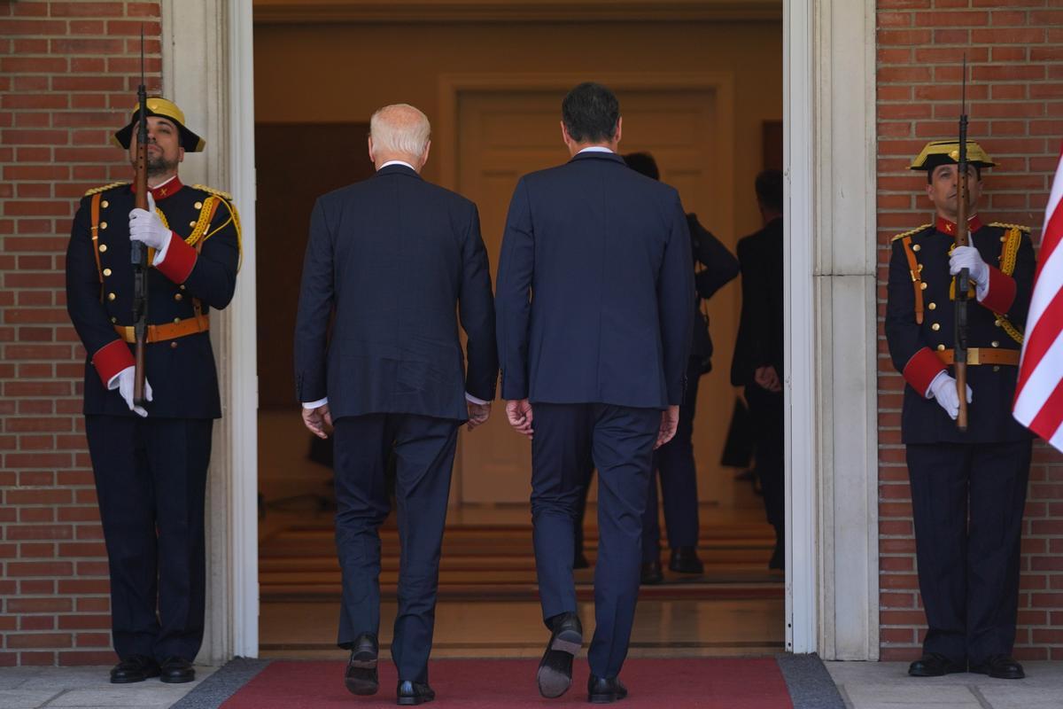 Encuentro entre Pedro Sánchez y Joe Biden en el Palacio de la Moncloa en el marco de la cumbre de la OTAN de Madrid.  