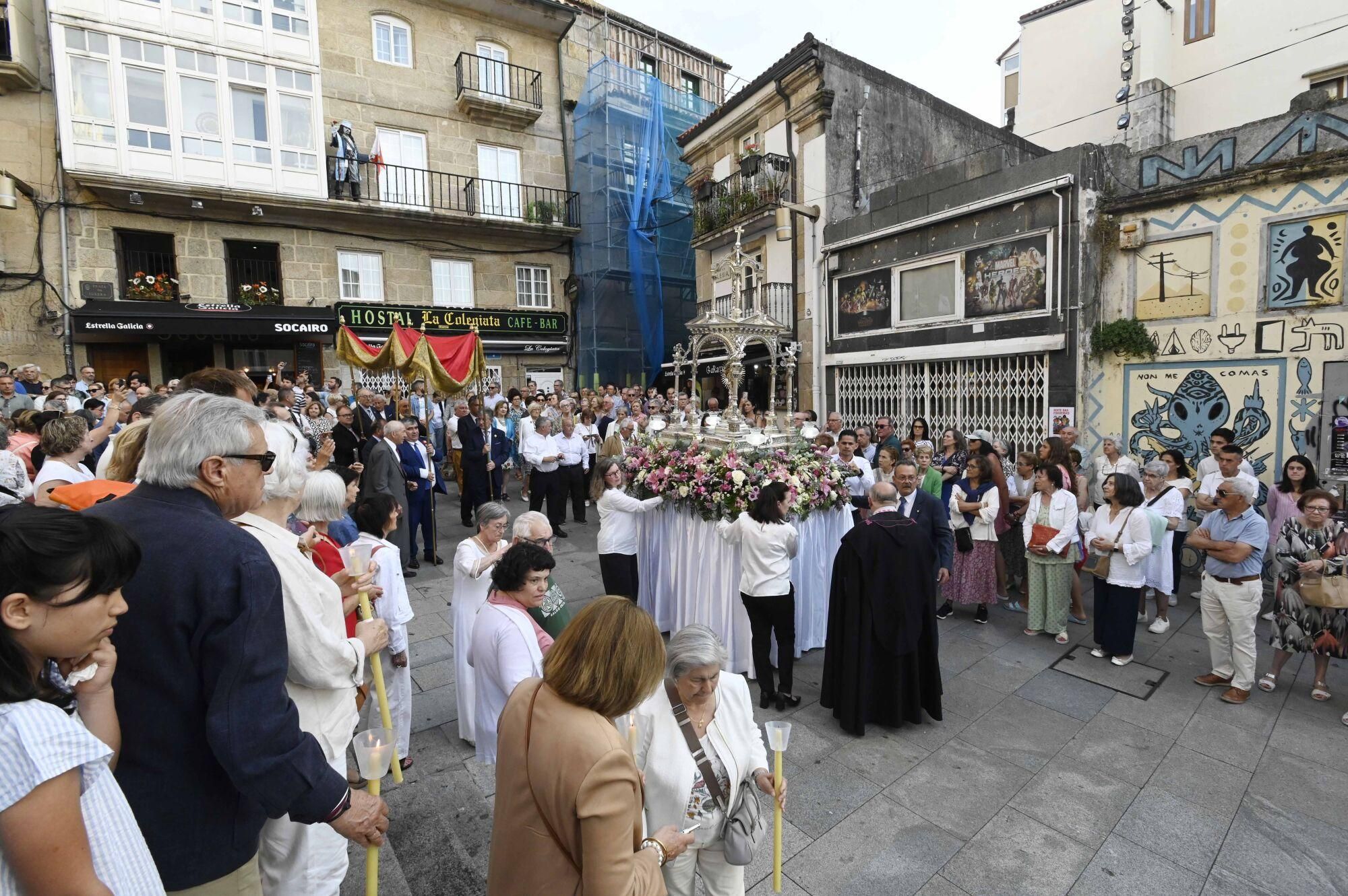 Un año más, los fieles vigueses participaron en una de las fechas más solemnes del calendario religioso, la celebración del Corpus Christi