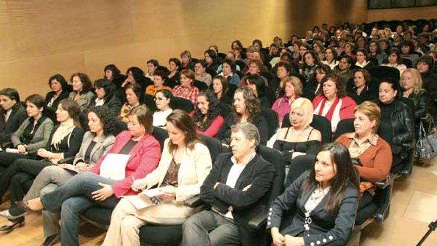 Grupo de mujeres que participan en el curso.