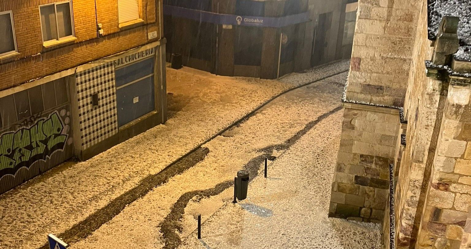 GALERÍA | Así fue en imágenes la tormenta de granizo en Zamora esta madrugada